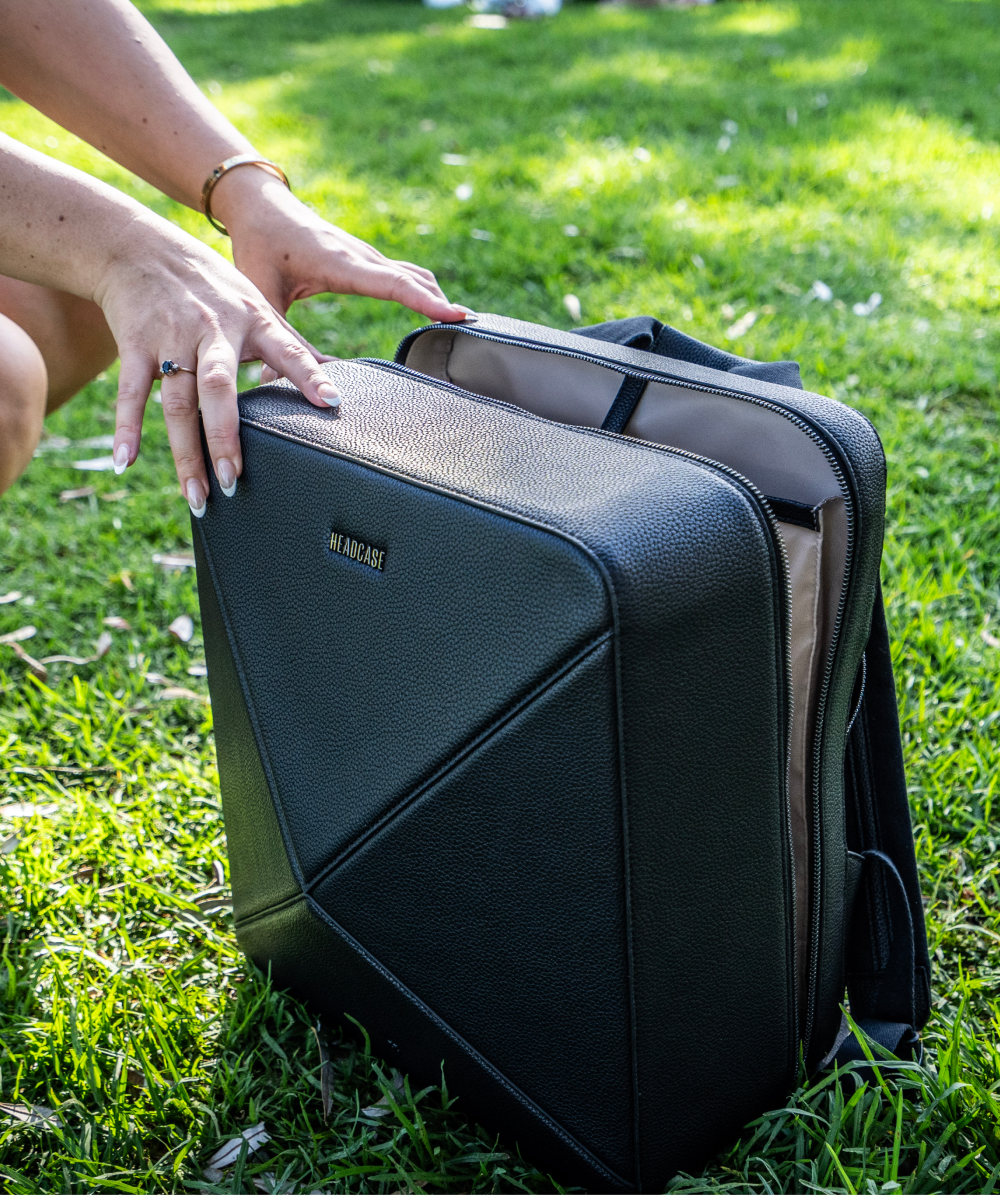 opening my headcase backpack byron boho noir black backpack at the park